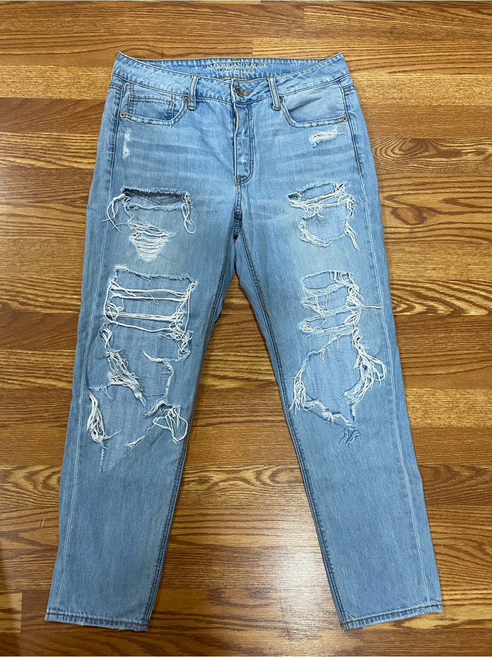 American Eagle Outfitters Tom Girl style jeans..
